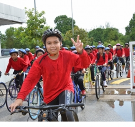 60 Participants Cycled Their Way to UMP Pekan Campus