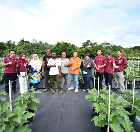 Researchers from the University Malaysia Pahang Al-Sultan Abdullah (UMPSA) shared their expertise in (IoT) system and fertigation for farmers in Pahang